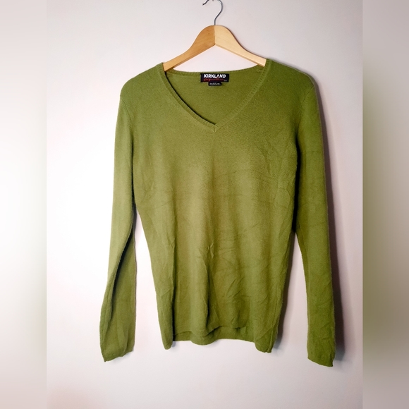 Green Cashmere Veck Sweater - Picture 4 of 8